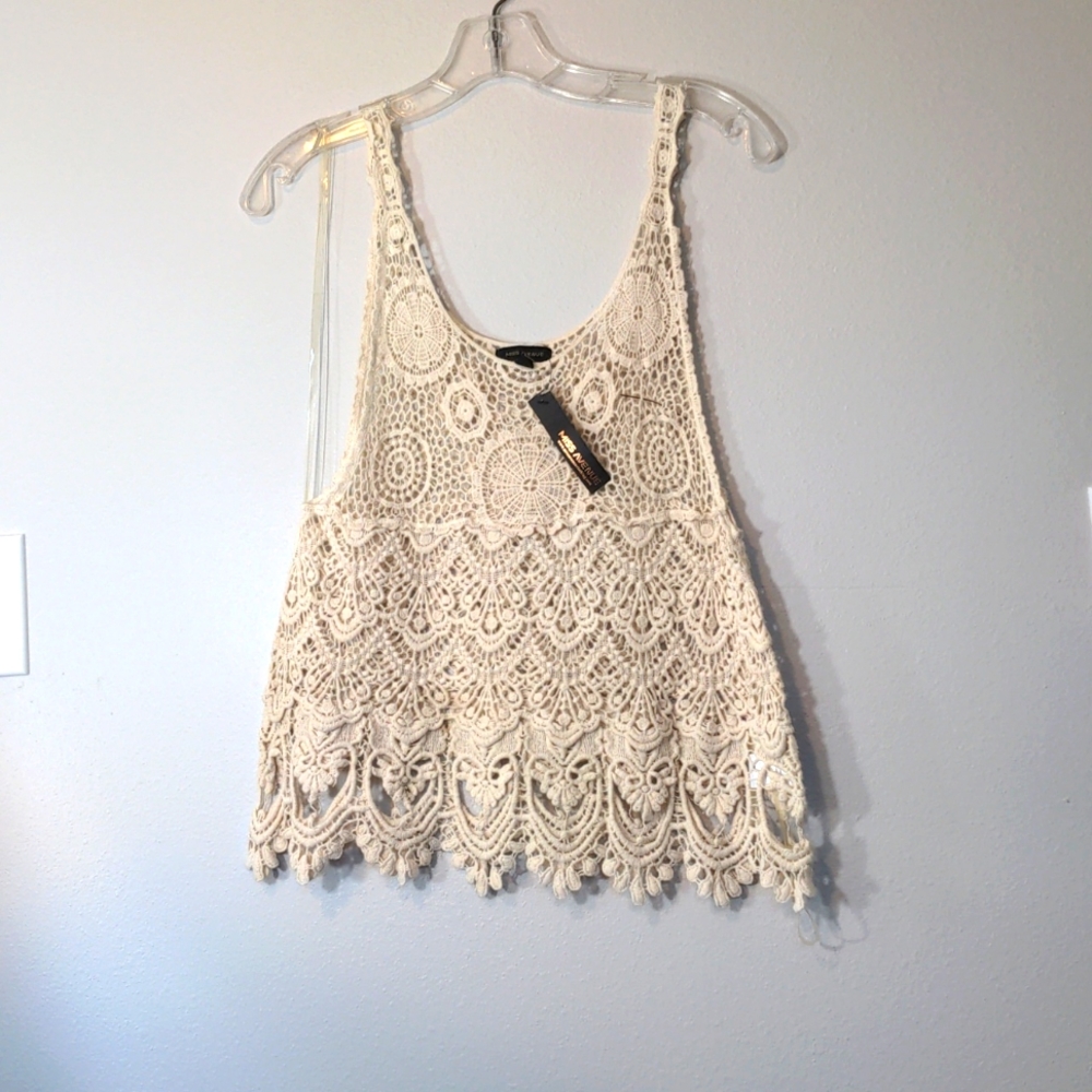 MISS AVENUE Top